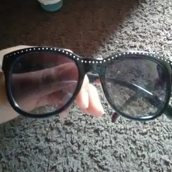 Shades - Picture 2 of 3